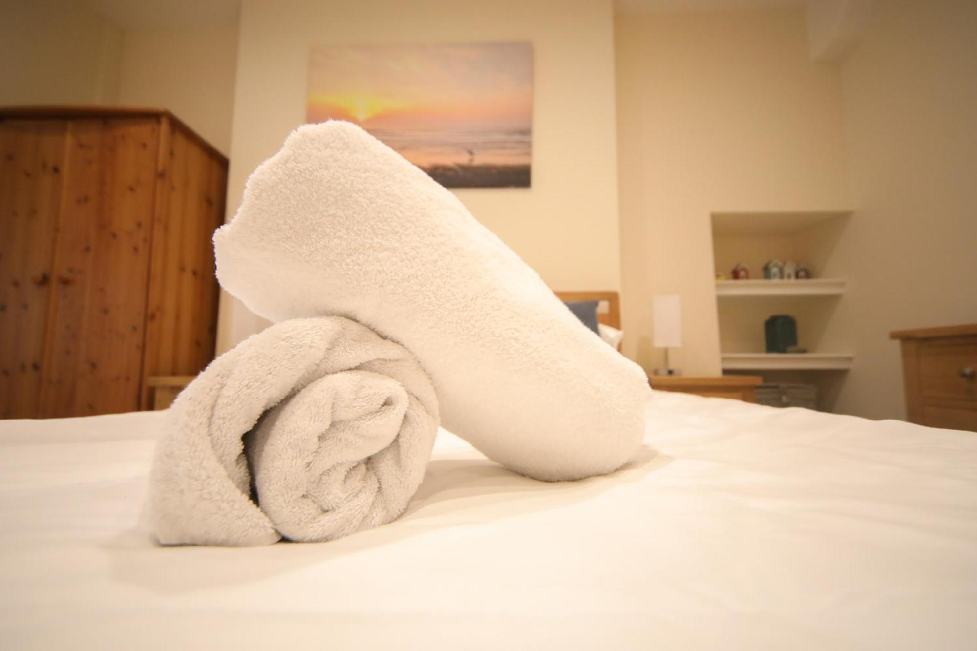 Lfracombe Holiday Apartment Close To Tunnels Beaches อิลฟราคูมบ์ ภายนอก รูปภาพ