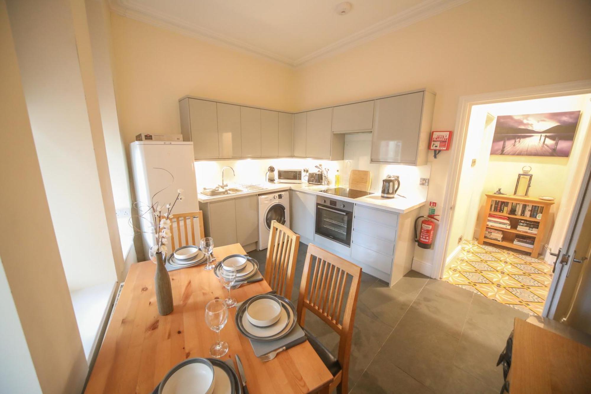 Lfracombe Holiday Apartment Close To Tunnels Beaches อิลฟราคูมบ์ ภายนอก รูปภาพ