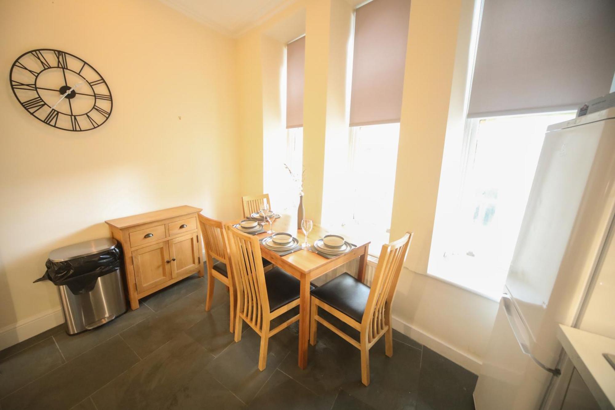 Lfracombe Holiday Apartment Close To Tunnels Beaches อิลฟราคูมบ์ ภายนอก รูปภาพ
