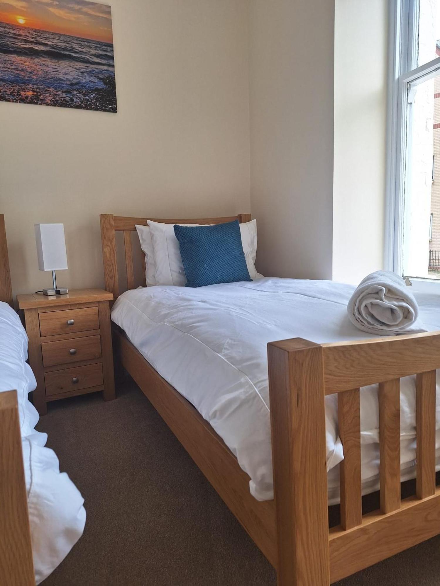 Lfracombe Holiday Apartment Close To Tunnels Beaches อิลฟราคูมบ์ ภายนอก รูปภาพ