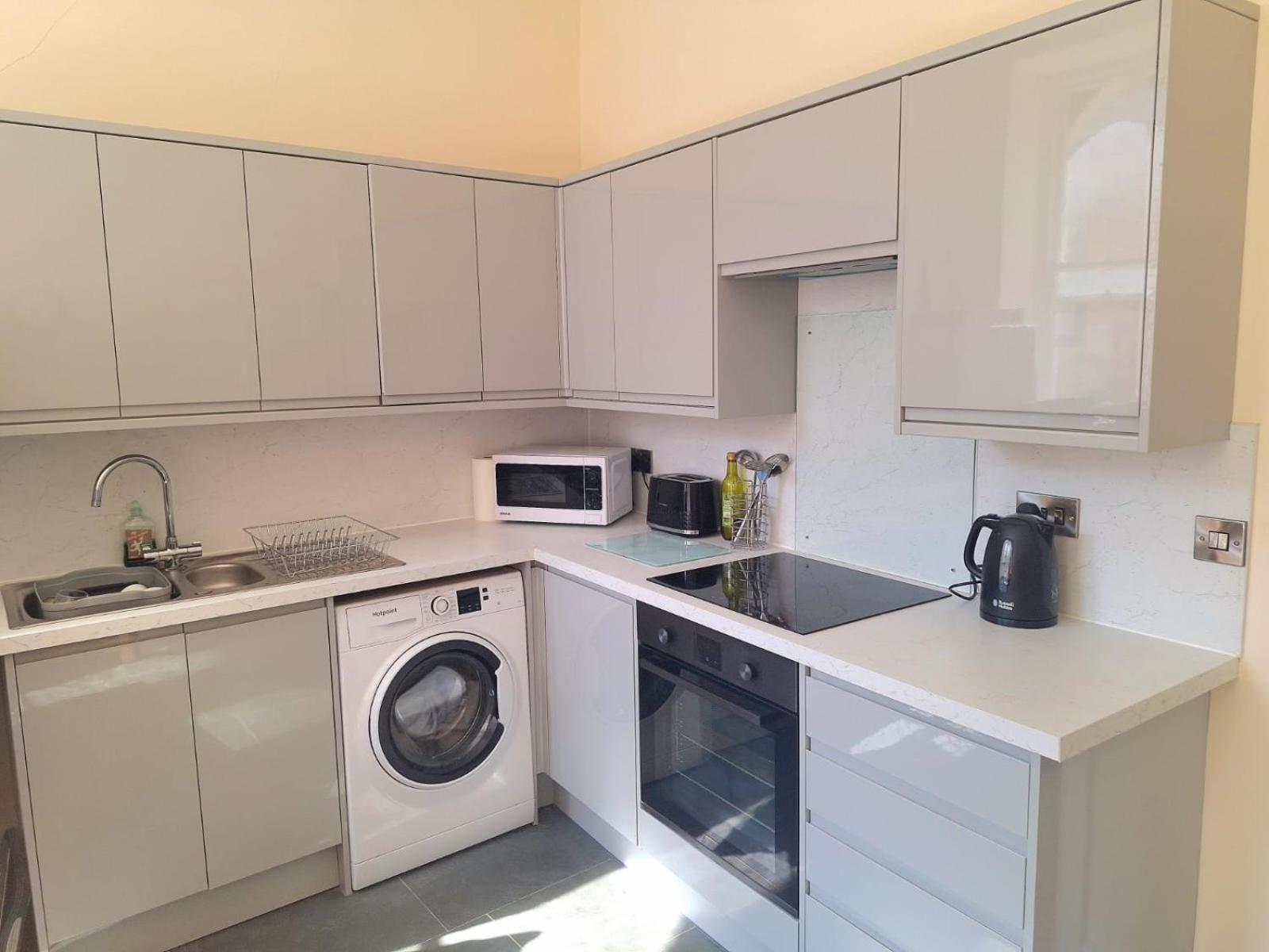 Lfracombe Holiday Apartment Close To Tunnels Beaches อิลฟราคูมบ์ ภายนอก รูปภาพ